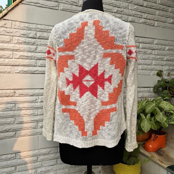 SOLD ❌ White Knit Boho Shrug - Picture 2 of 3